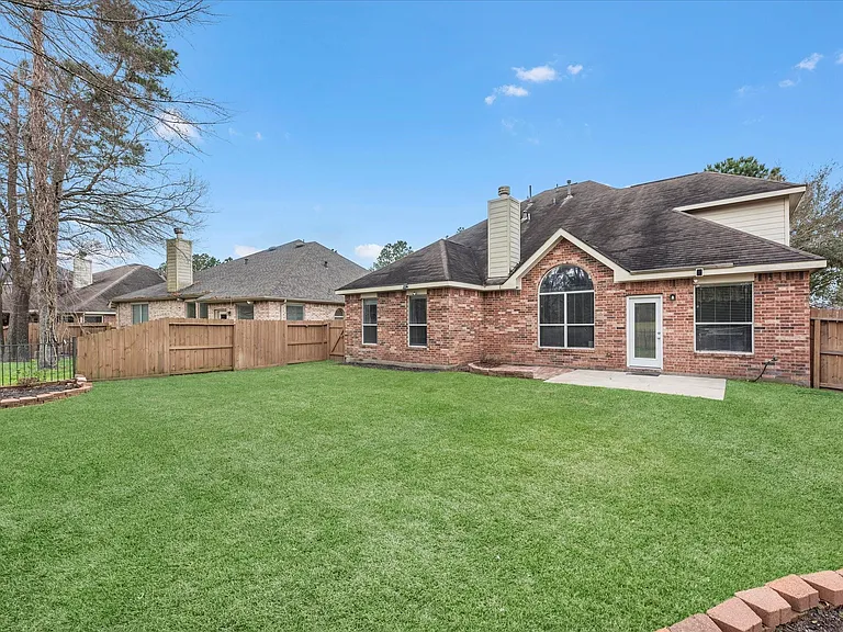 25553 Oakhurst Forest Dr — Photo 24