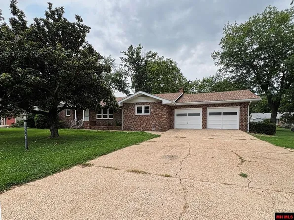 1502 Ashley St, Mountain Home, AR 72653