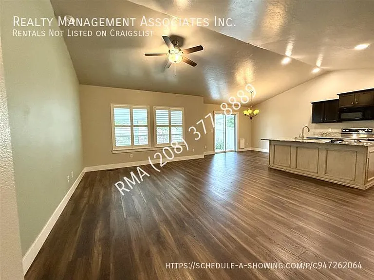 6031 N Spindrift Ave — Photo 3
