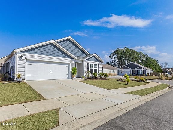 3rd image of 640 Avington Lane NE