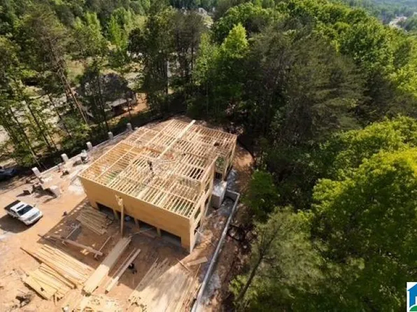1005 Grey Oaks Valley, Pelham, AL 35124