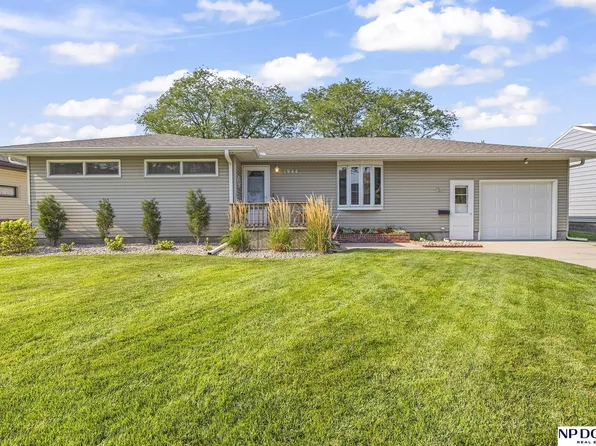 1944 E 8th St, Fremont, NE 68025