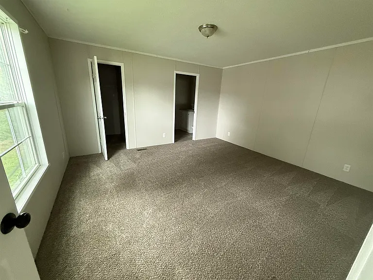 2722 S 71st Pl — Photo 5