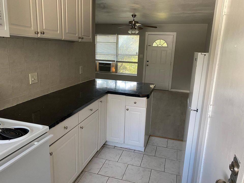 1st image of 1541 16th St N #212