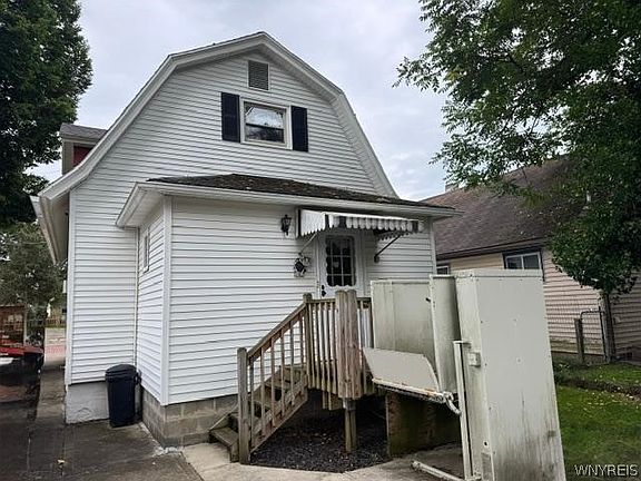 3rd image of 118 S 18th St