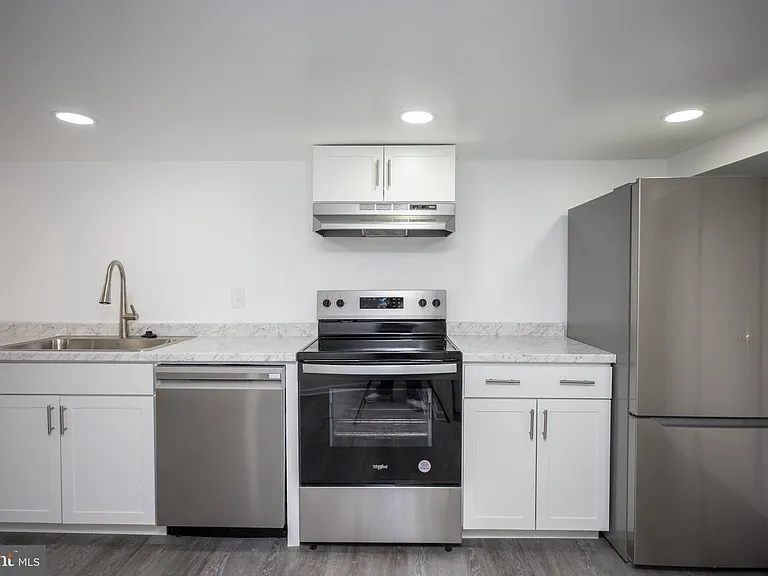 2104 Steuben Way — Photo 19