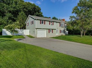 6 Hall Rd, Webster, MA 01570