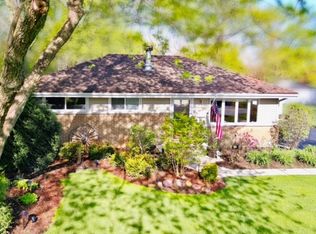 277 Vista Rd, Lake Zurich, IL 60047