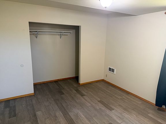 5th image of 19017 Cook Rd #B