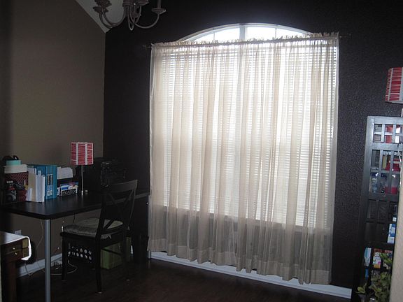 4th image of 221 Kerley Dr
