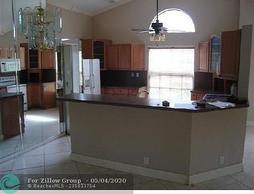 2nd image of 313 Bishop Rd