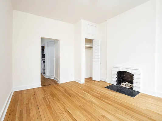 Rented by City Connections Realty | media 12