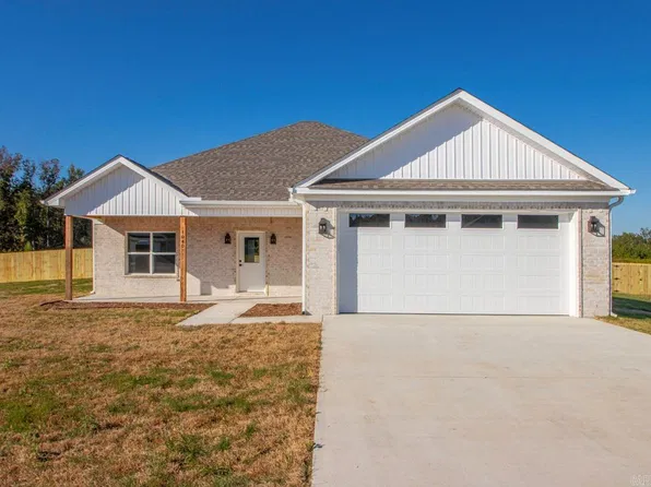 1040 Duke Dr, Bauxite, AR 72011