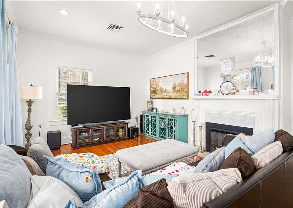 7th image of this home