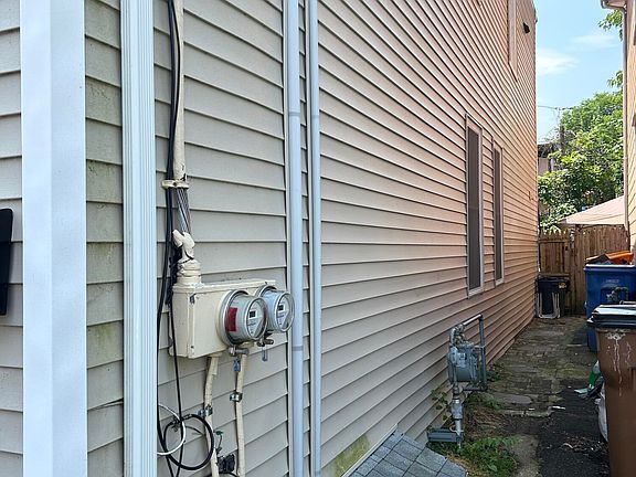 3rd image of 135 Jansen Avenue