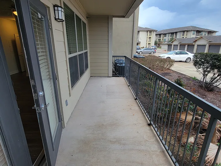 Sundance Pkwy — Photo 24