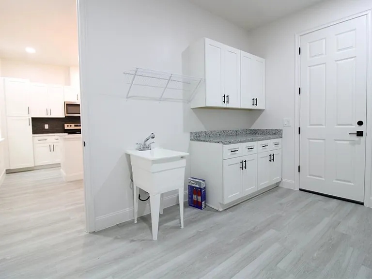 1320 Noble Pl — Photo 9