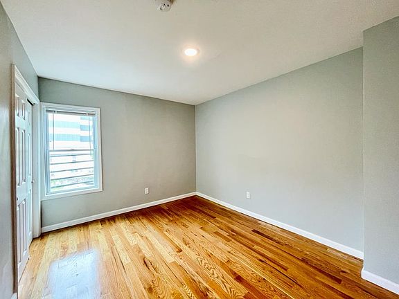 5th image of 78 Mallory Ave Floor 3