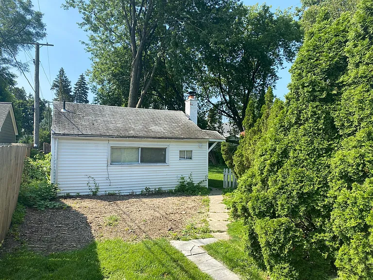 1828 Roszel St #2 — Photo 4