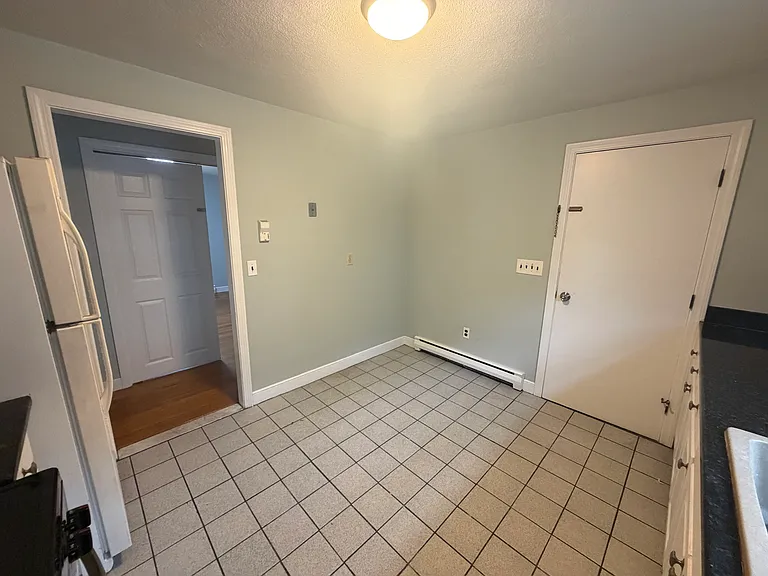 90 Sylvia St #2 — Photo 11