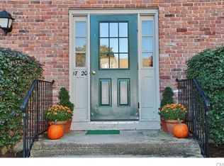19 Village Walk, Wilton, CT 06897