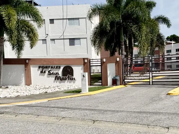 Condominio Portales De San Martin #B102, Juana Diaz, PR 00795