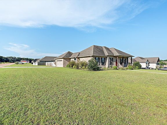 2nd image of 101 Allisha Ct
