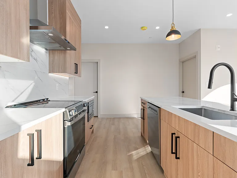 463 Franklin St #202 — Photo 24