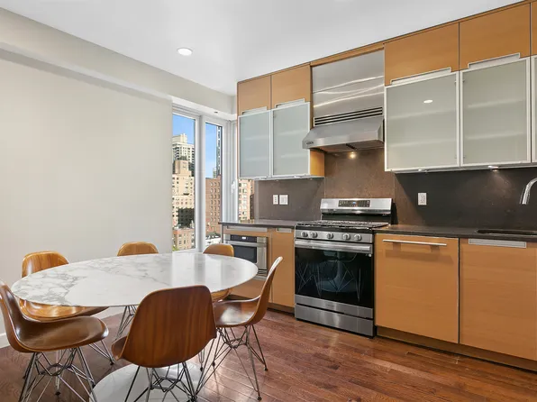 303 East 77th Street image 4 of 13