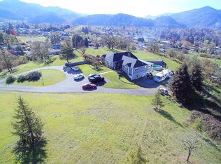 1353 NE Division St, Myrtle Creek, OR 97457