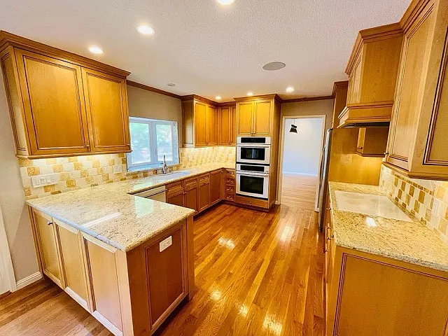 3426 Brittan Ave — Photo 6