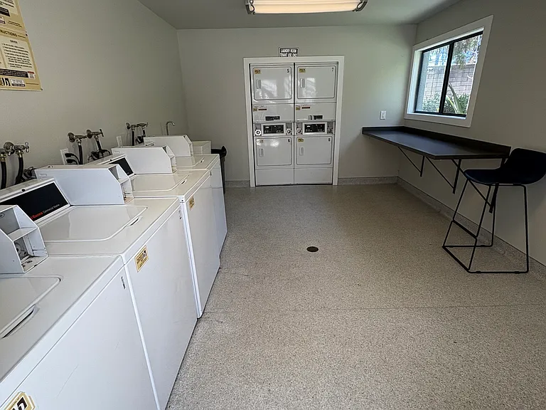 Via Real Apartments — Photo 16