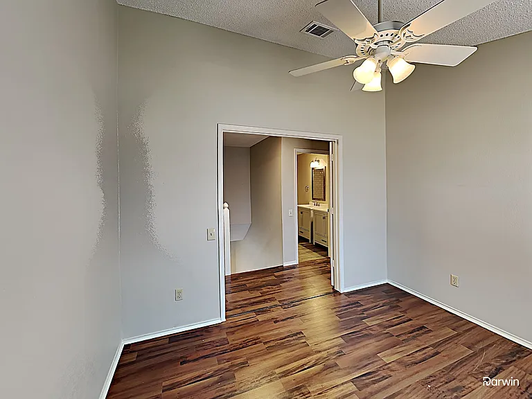 2508 Creekwood Ln — Photo 14