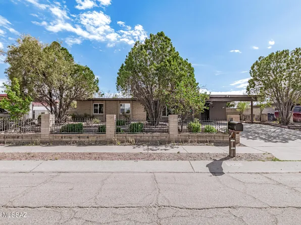 2244 E Pinon Dr, Tucson, AZ 85706