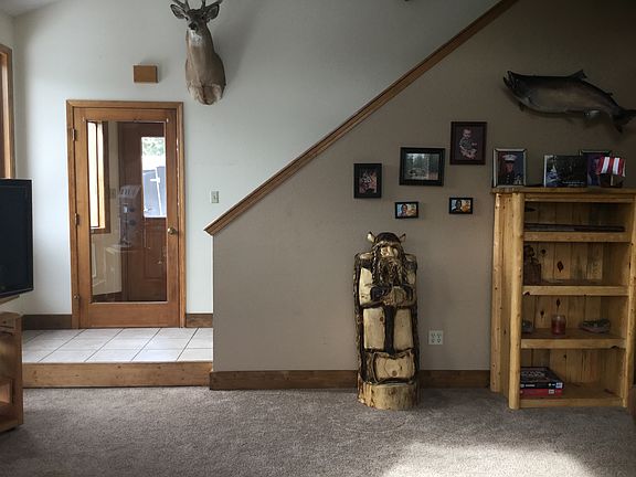 4th image of 455 Douglas Fir Dr