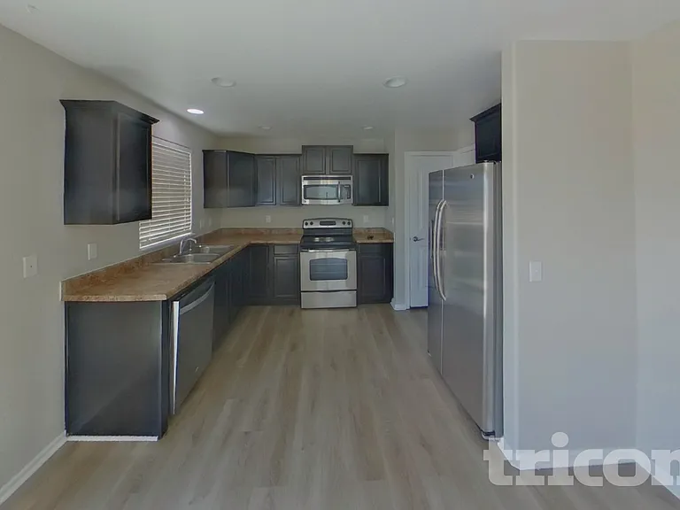 2728 Sierra Springs Dr — Photo 6