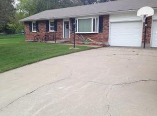 722 W 16th St, Maryville, MO 64468
