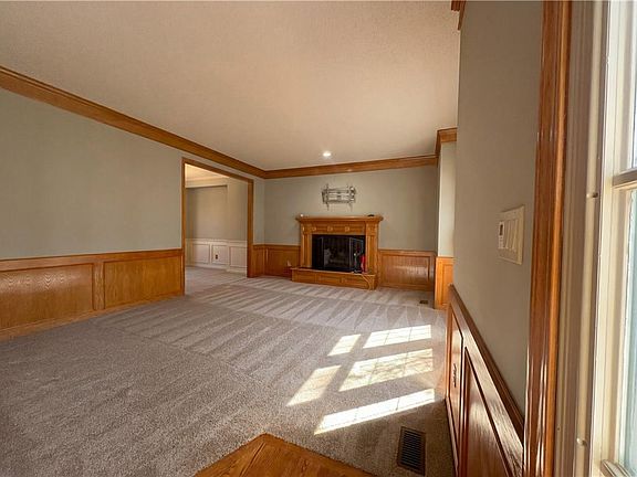 3rd image of 16474 W 132nd Cir