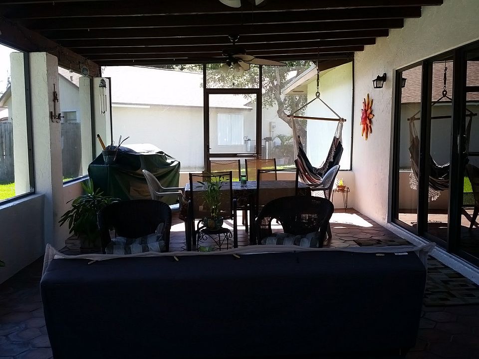 Screen patio
