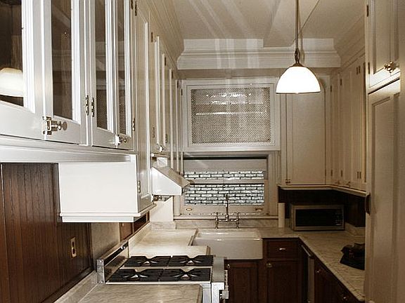 3rd image of 203 W 81st St Unit Apr-7b