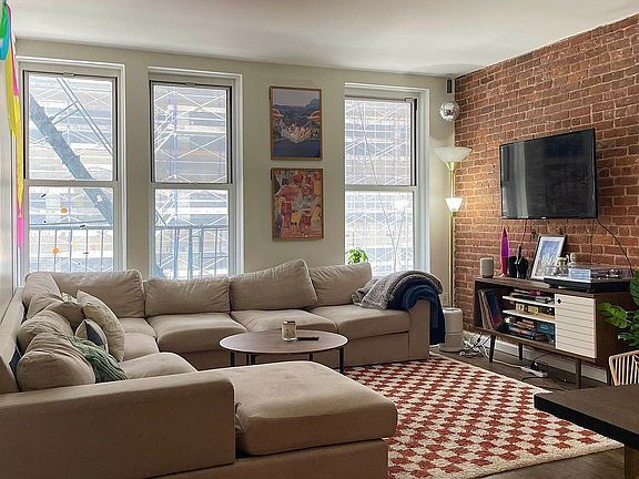 3rd image of 69 Leonard St APT 3B