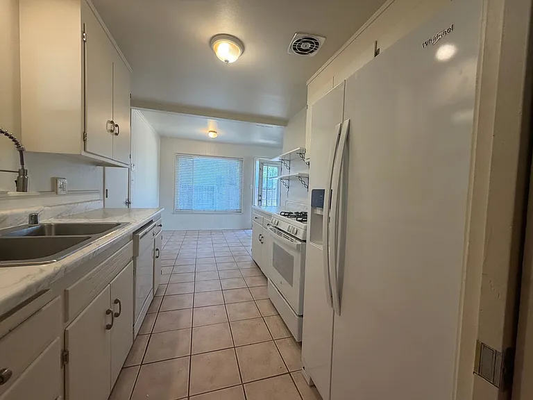 10528 Dolecetto Dr — Photo 29