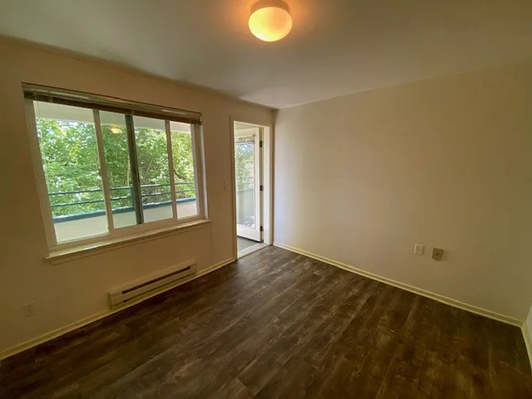 6th Ave Apartments — Photo 54