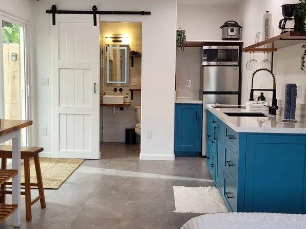 1336 Via Christina #B, Vista, CA 92084