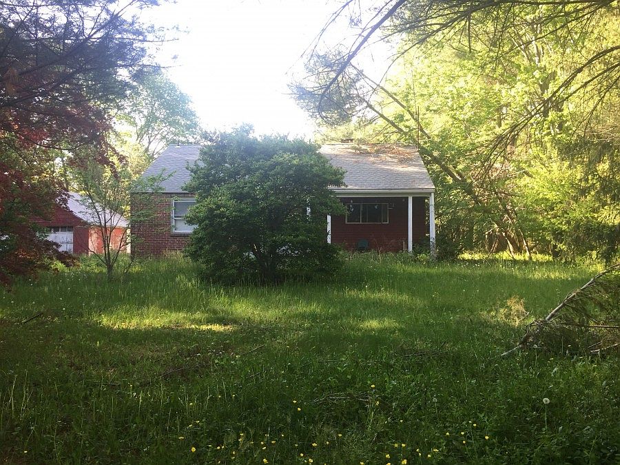 1st image of 184 Pennsville Auburn Rd