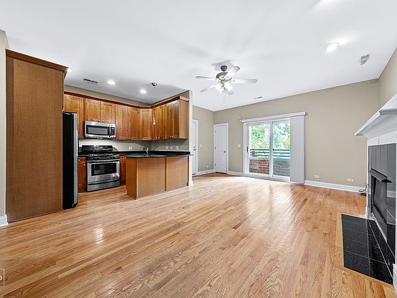 5th image of 2656 N Hamlin Ave APT 1S