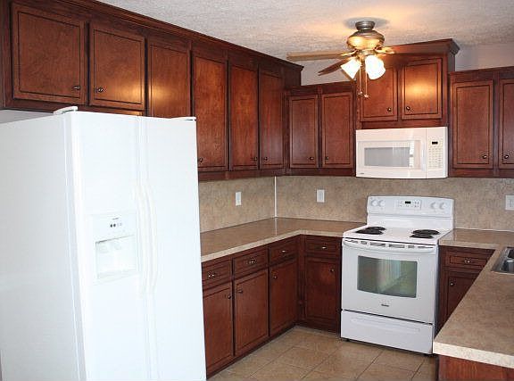 5th image of 110 Parker Pl