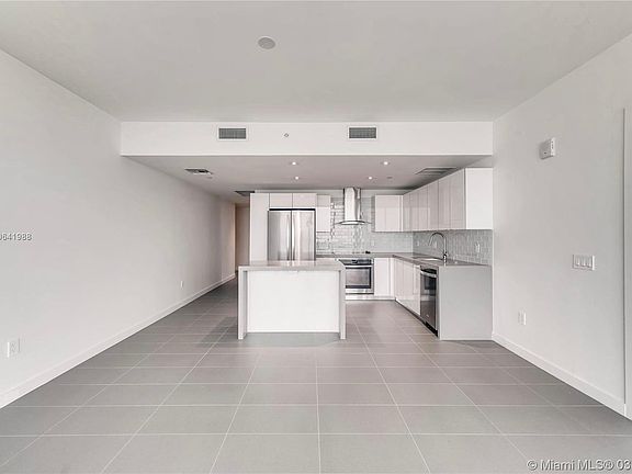 5th image of 1630 NE 1st St #3016