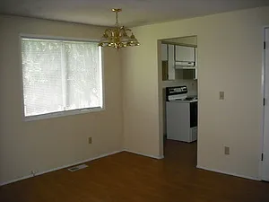 Spacious 2 Bed/2 Bath Duplex w/ Garage — Photo 4