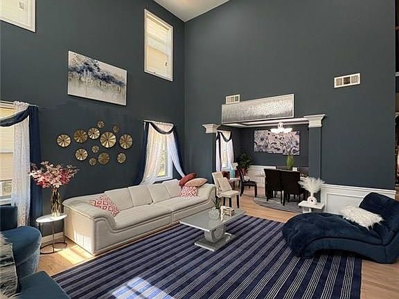 4th image of 180 Village Green Ct #A